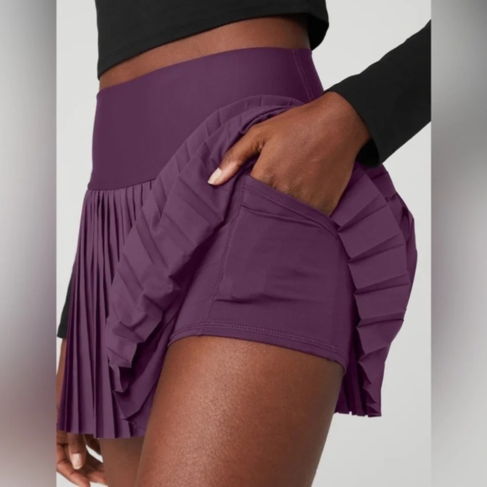ALO Yoga Grand Slam Tennis Skirt in Dark Plum Size Small